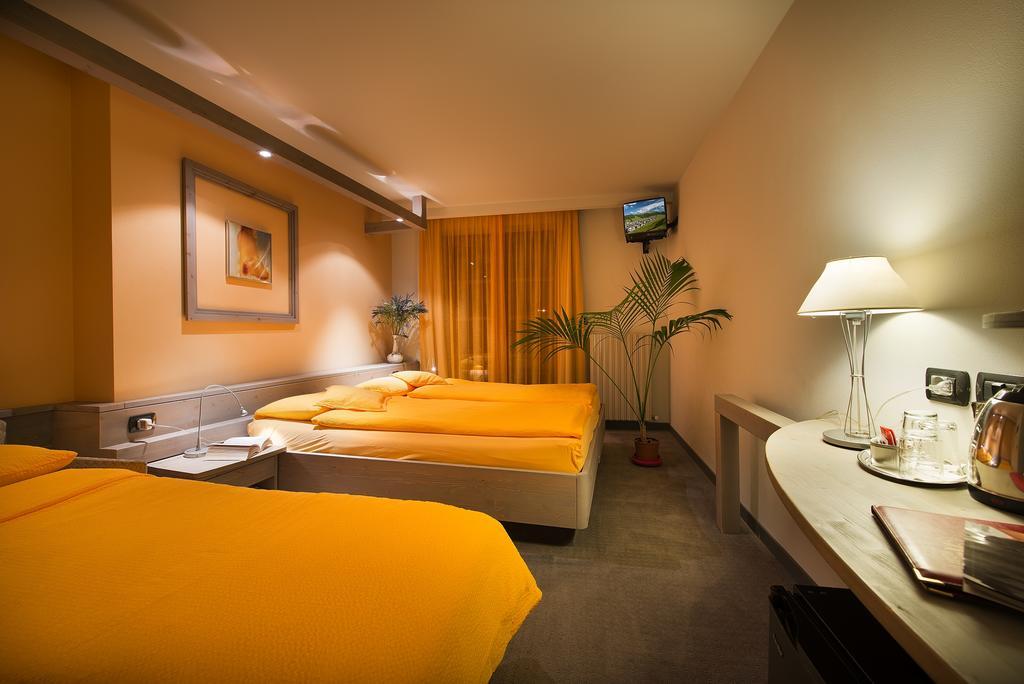 Hotel Marzia Ливиньо Екстериор снимка