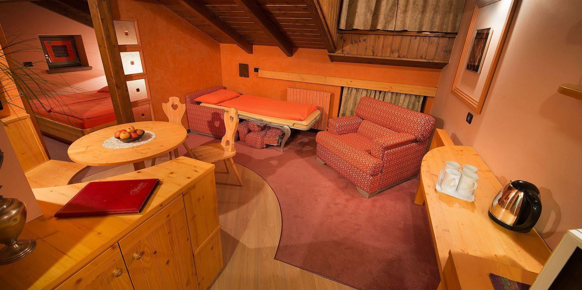 Hotel Marzia Ливиньо Екстериор снимка