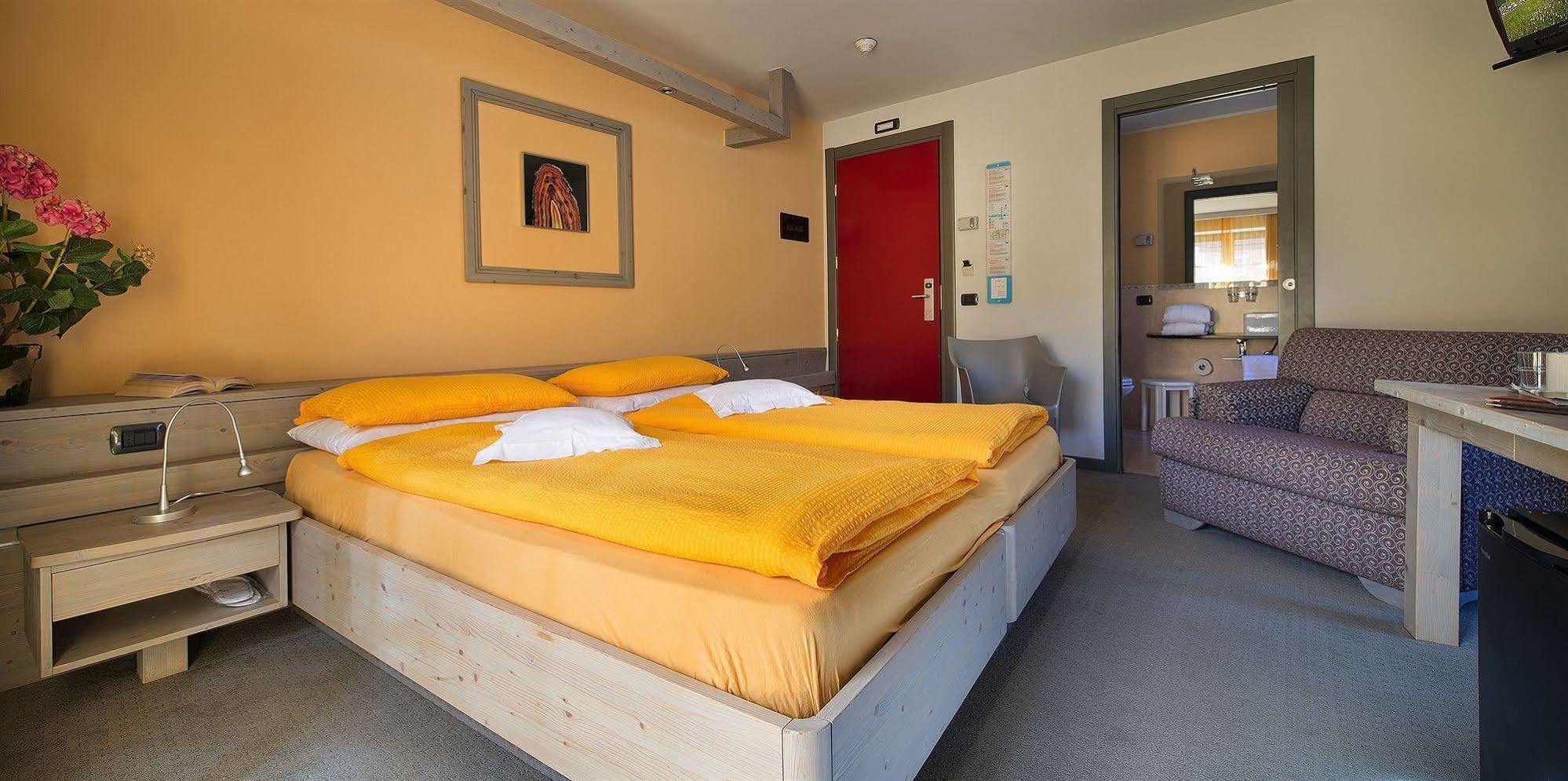 Hotel Marzia Ливиньо Екстериор снимка